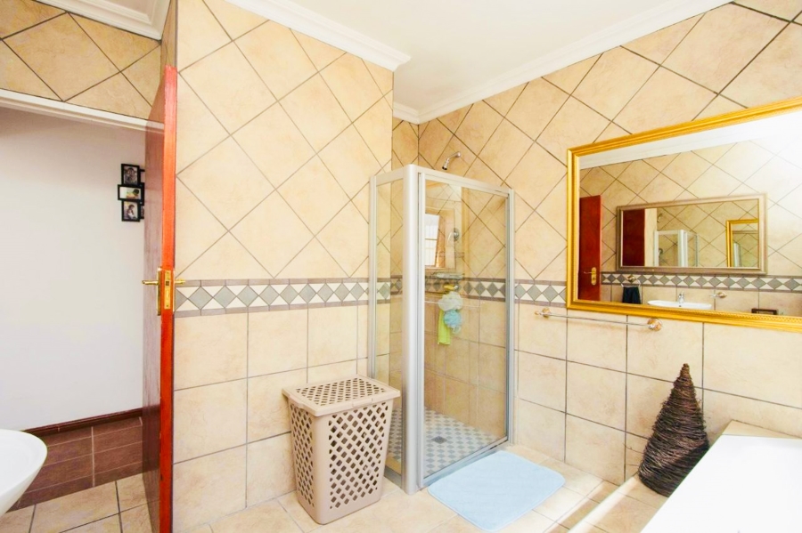 5 Bedroom Property for Sale in Parklands Western Cape